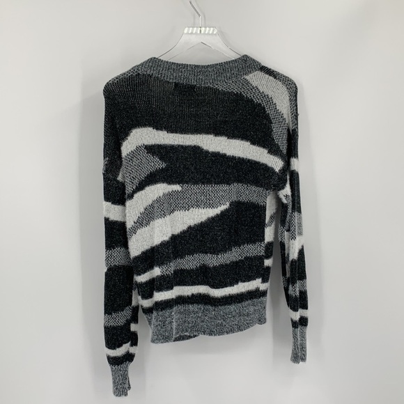 Leith cardigan sweater black zebra jacquard v-neck soft fuzzy new X-Small XS - Picture 3 of 4
